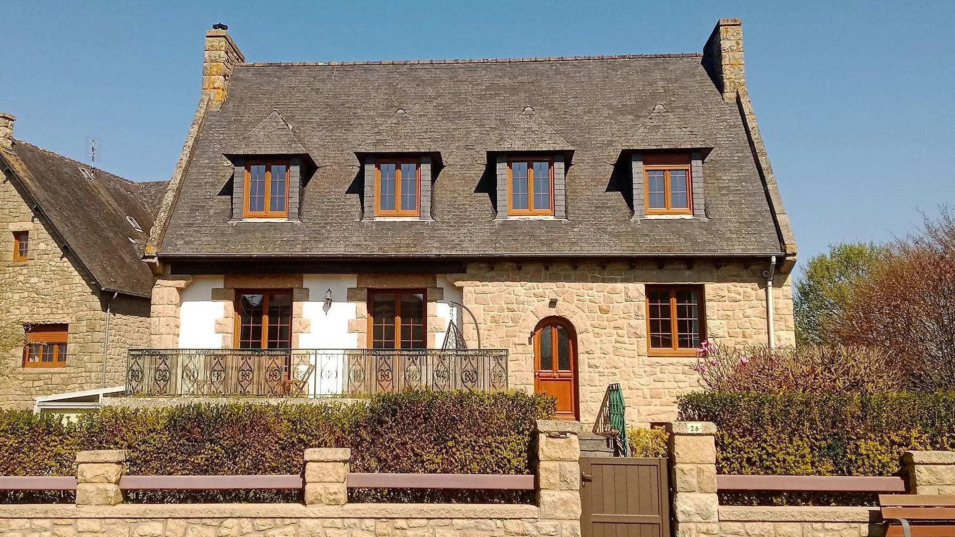 Ploubalay Chambres Cuisine Sejour contacts